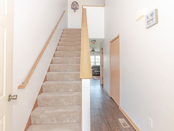 2nd image of 653 Kenwood Ct
