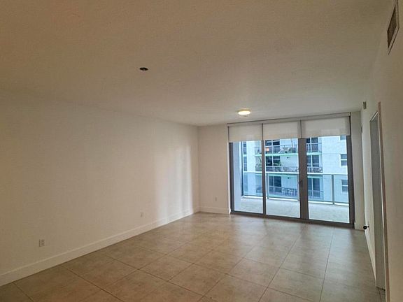 3rd image of 488 NE 18th St Unit 2106
