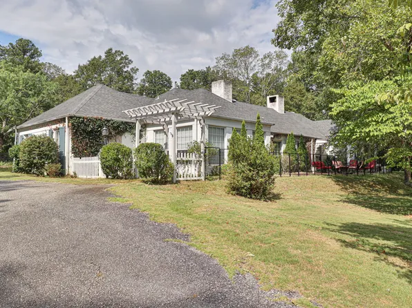 418 Oak Rd, Warm Springs, GA 31830