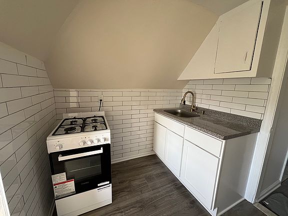 5th image of 337 Warburton Ave Floor 3