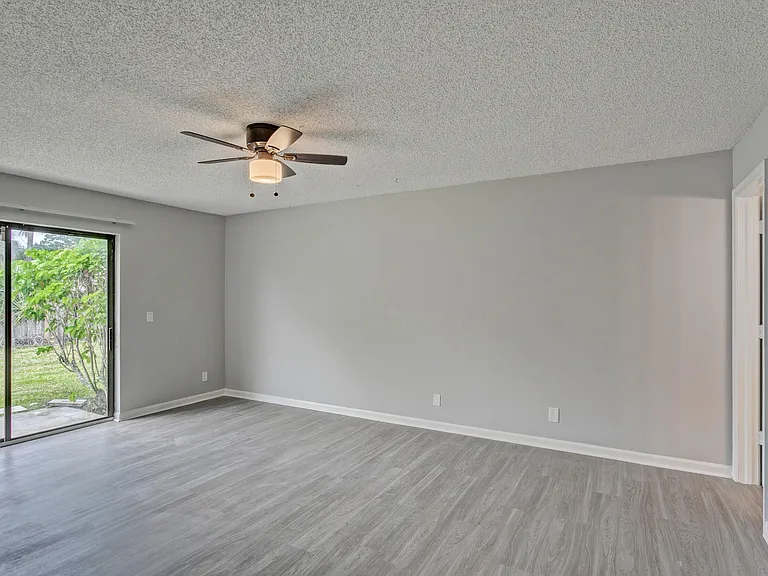 9186 Roan Ln — Photo 14