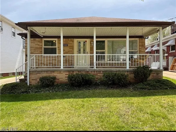 9107 Outlook Dr, Brooklyn, OH 44144