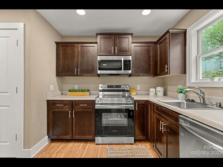 14 Woodland Dr #14 WOODLAND DR — Photo 3
