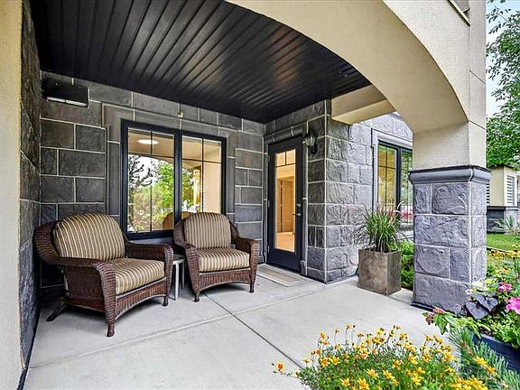 3rd image of 310 NW McKenzie Towne Gate SE #3111