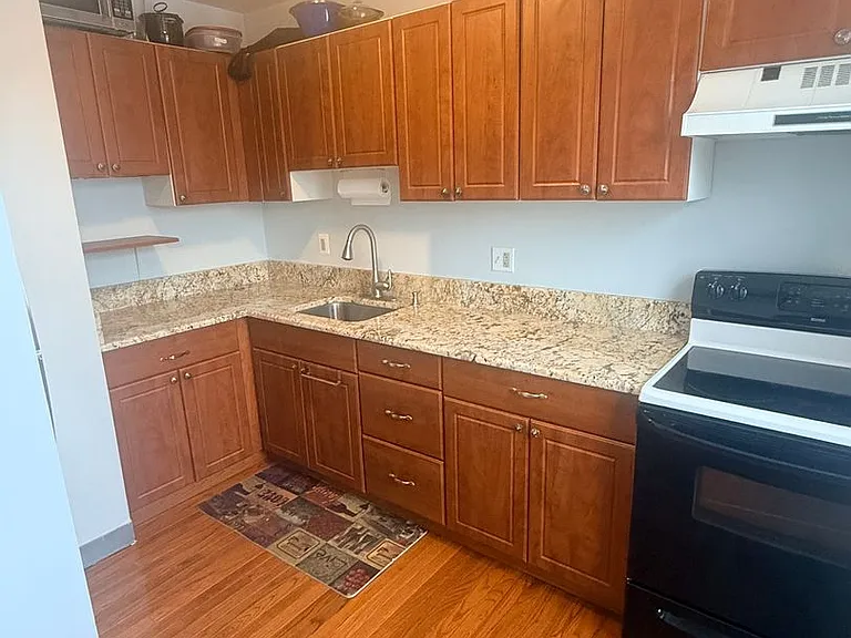1814 W Abingdon Dr #202 — Photo 4