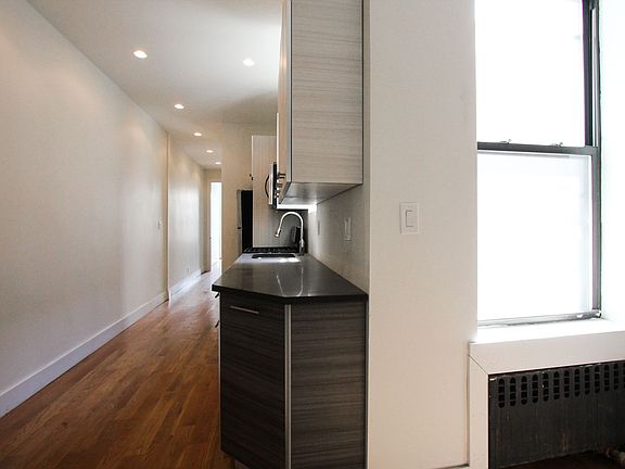 3rd image of 344 Marion St APT 1L
