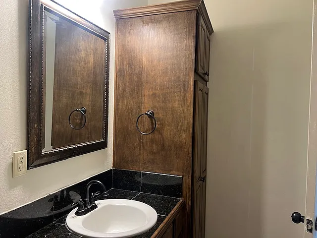 Bathroom plenty of cabinet storage