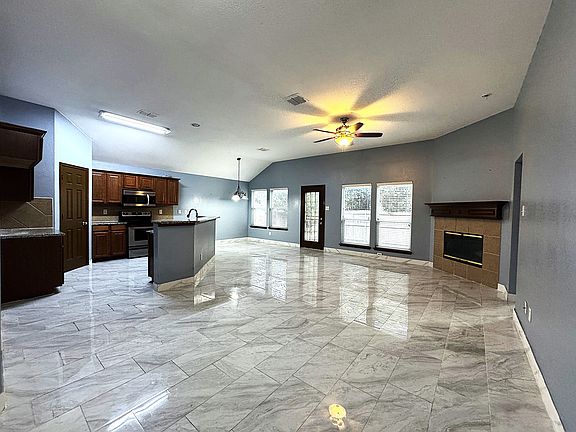 4th image of 13624 Kaplan Ct