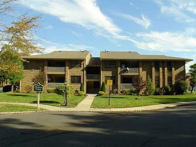 Colony Oaks — Photo 3