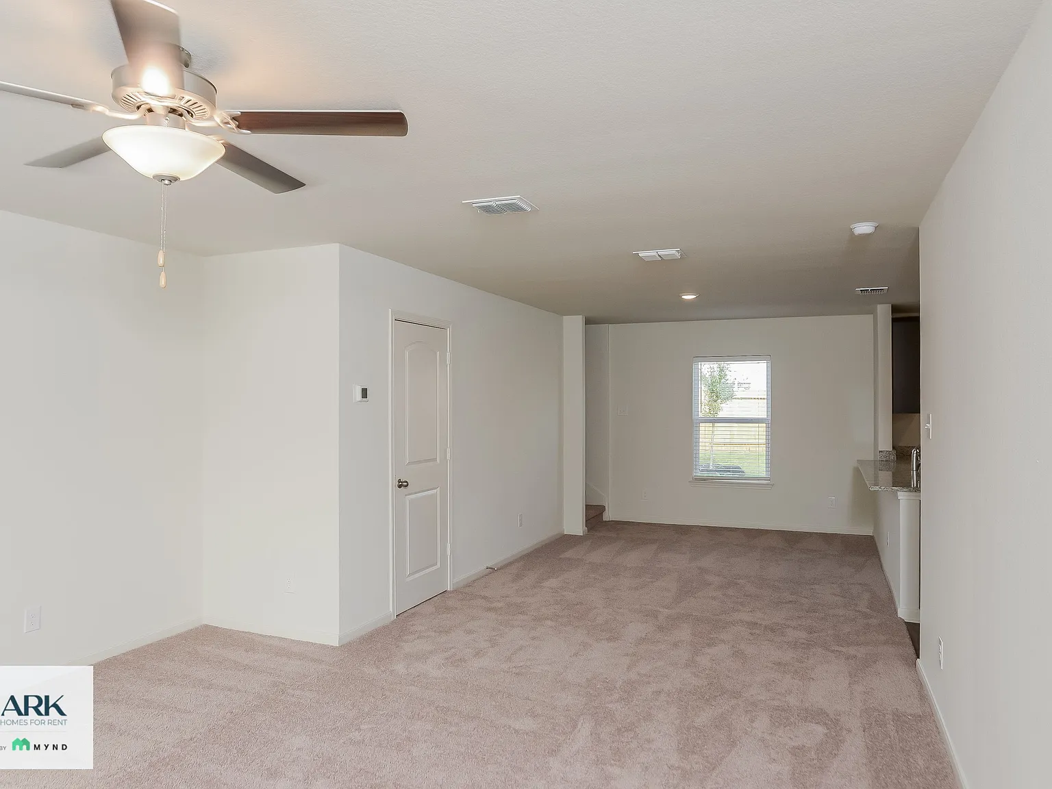 3 bed, 2.5 bath, 1428 sqft, $1,749 — Photo 2