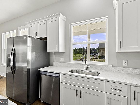5th image of 26458 Isabelle Dr