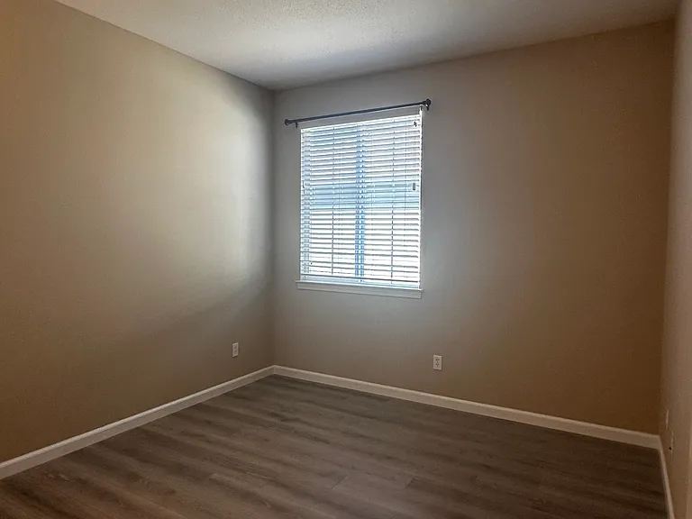 611 Falling Star Dr — Photo 24