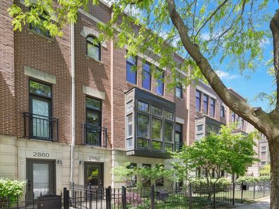 2862 N Paulina St, Chicago, IL, 60657