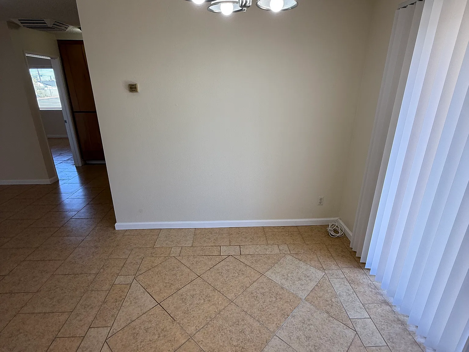 2 bed, 891 sqft, $1,295 — Photo 4
