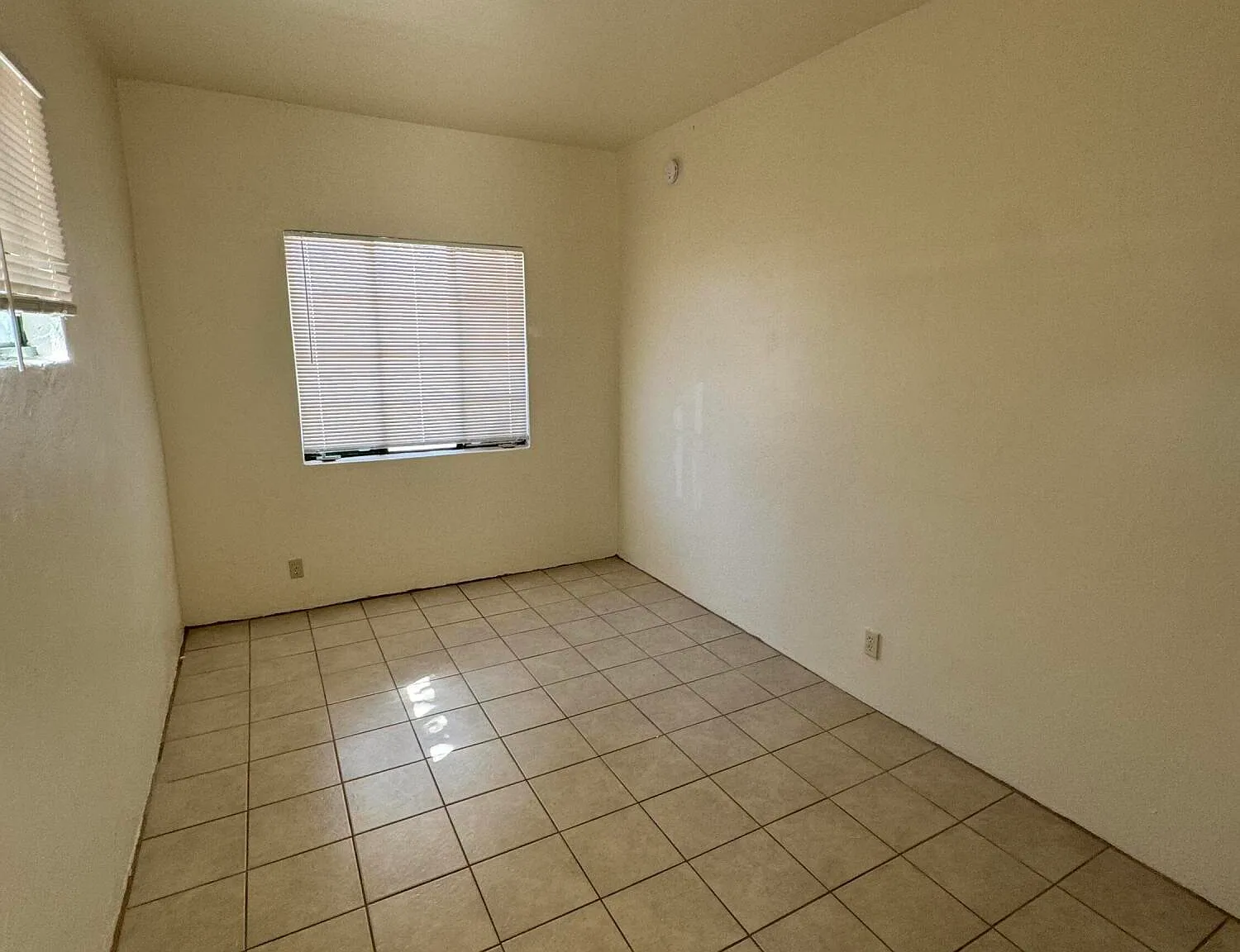 2 bed, 1.0 bath, 756 sqft, $1,100 — Photo 3