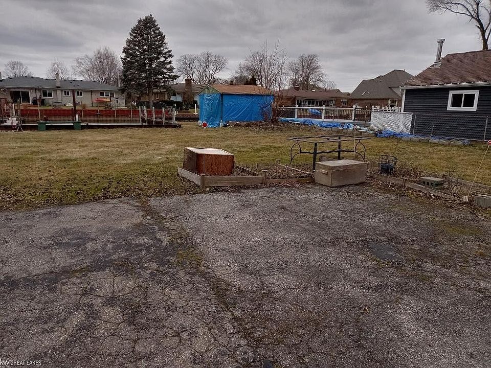 1st image of 41225 Belvidere St