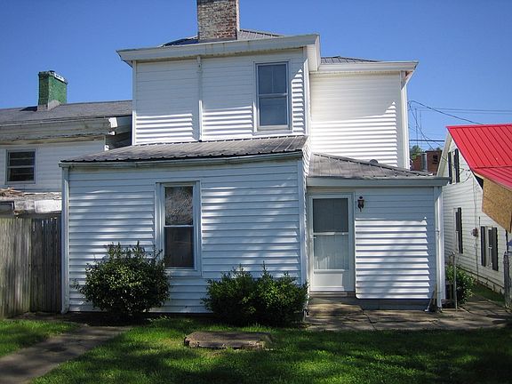 4th image of 716 E 2nd St