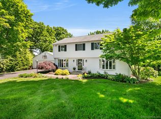 12 Northcliff Dr, West Hartford, CT 06117