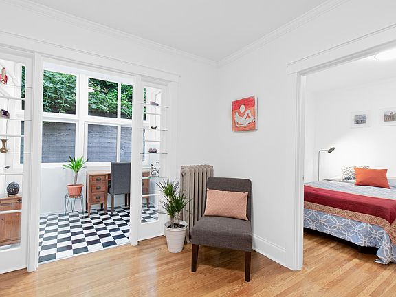 5th image of 1310 Queen Anne Ave N APT 15