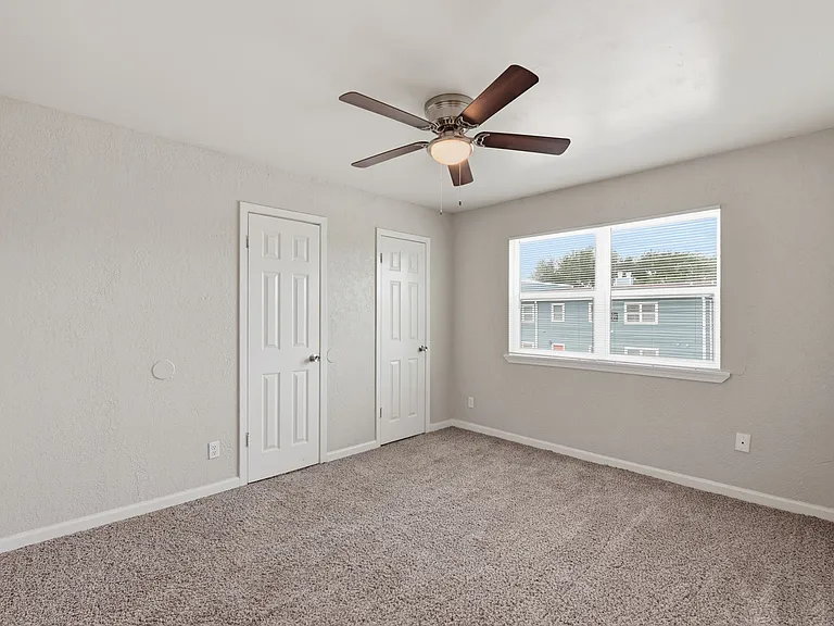 Henderson Grove Apartments — Photo 26
