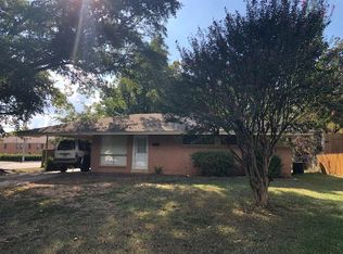 100 Poinsetta Dr, Little Rock, AR 72205
