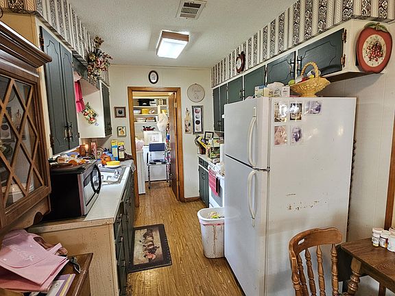 4th image of 504 Westview St