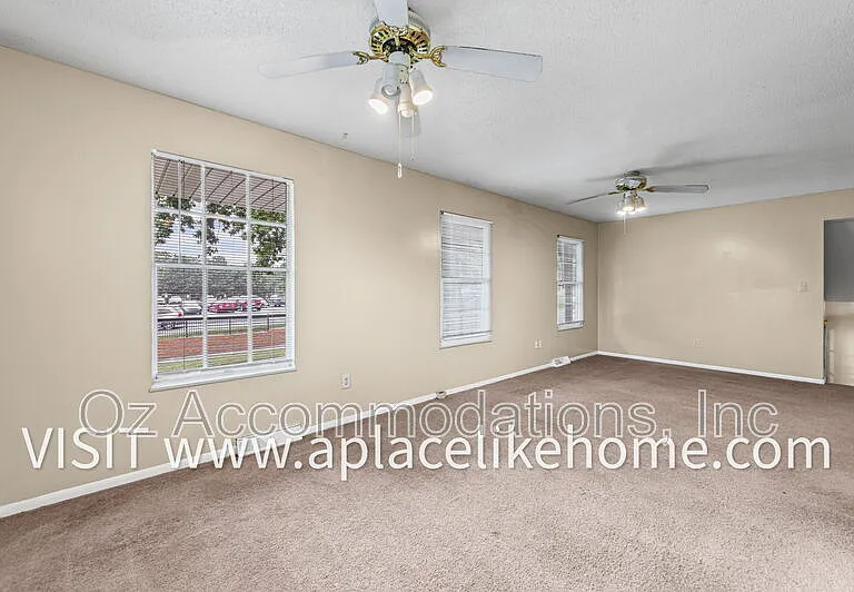 5807 Goddard St — Photo 15