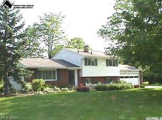 225 N Oakmont Dr, Northfield, OH 44067