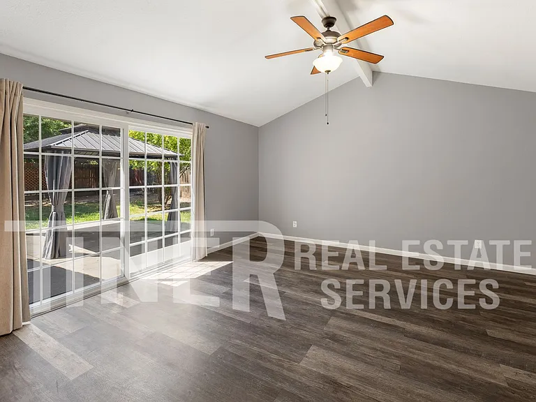 15 La Sara Ct — Photo 11