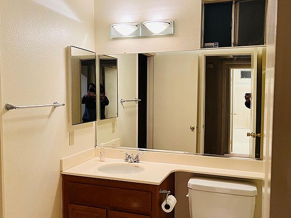 5th image of 2572 Avenida Del Vis APT 104