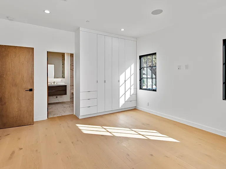 4285 Carpinteria Ave — Photo 5