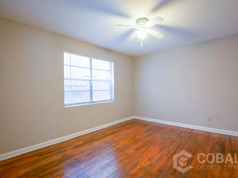 896 Greenwood Ave NE — Photo 24