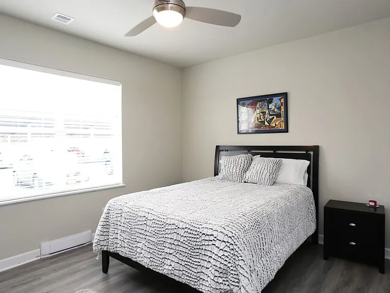 Solara Luxury Apartments — Photo 20