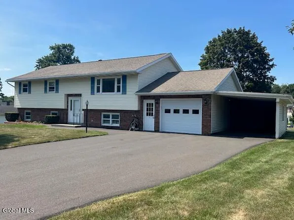 7 Maplehurst Drive, Troy, NY 12180
