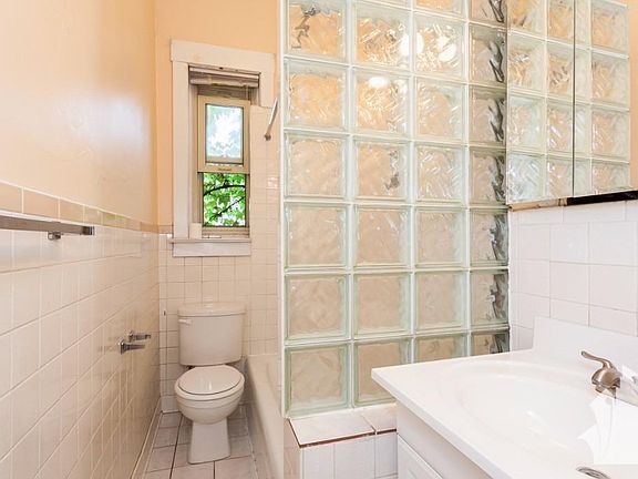 4th image of 1533 W Leland Ave #2E9
