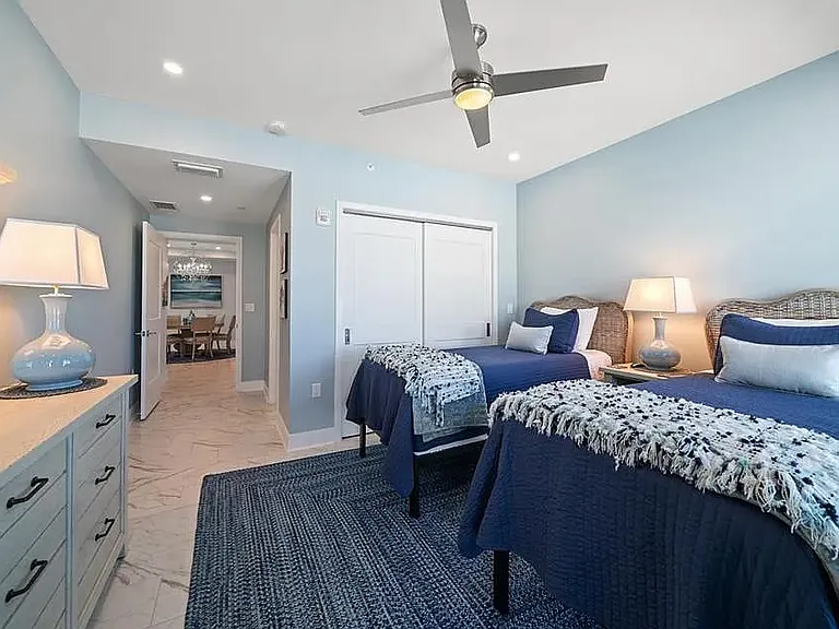 15 Avalon St #704 — Photo 30