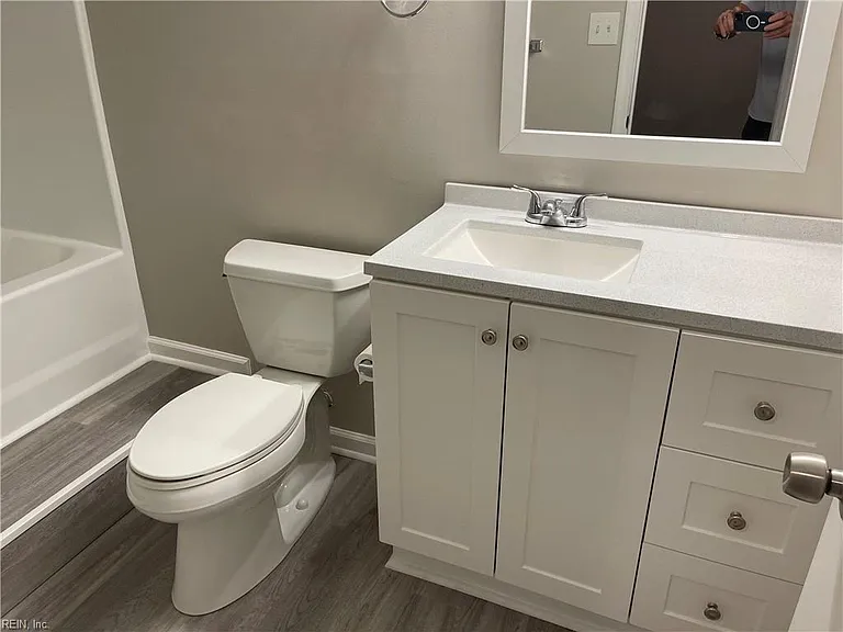 808 Quesnel Dr — Photo 23