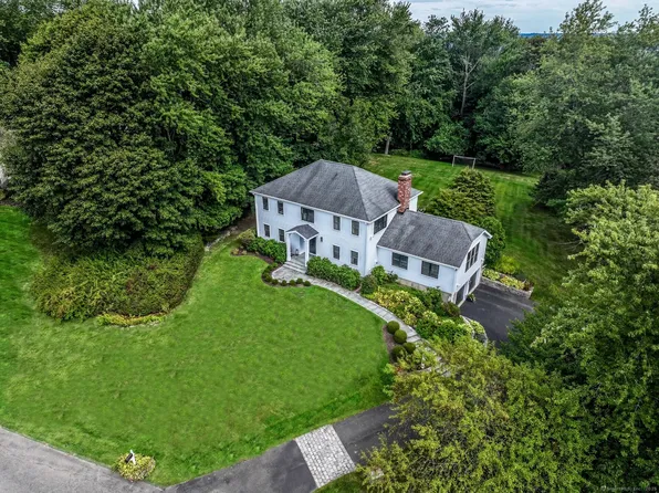 13 Old Castle Drive, Newtown, CT 06470