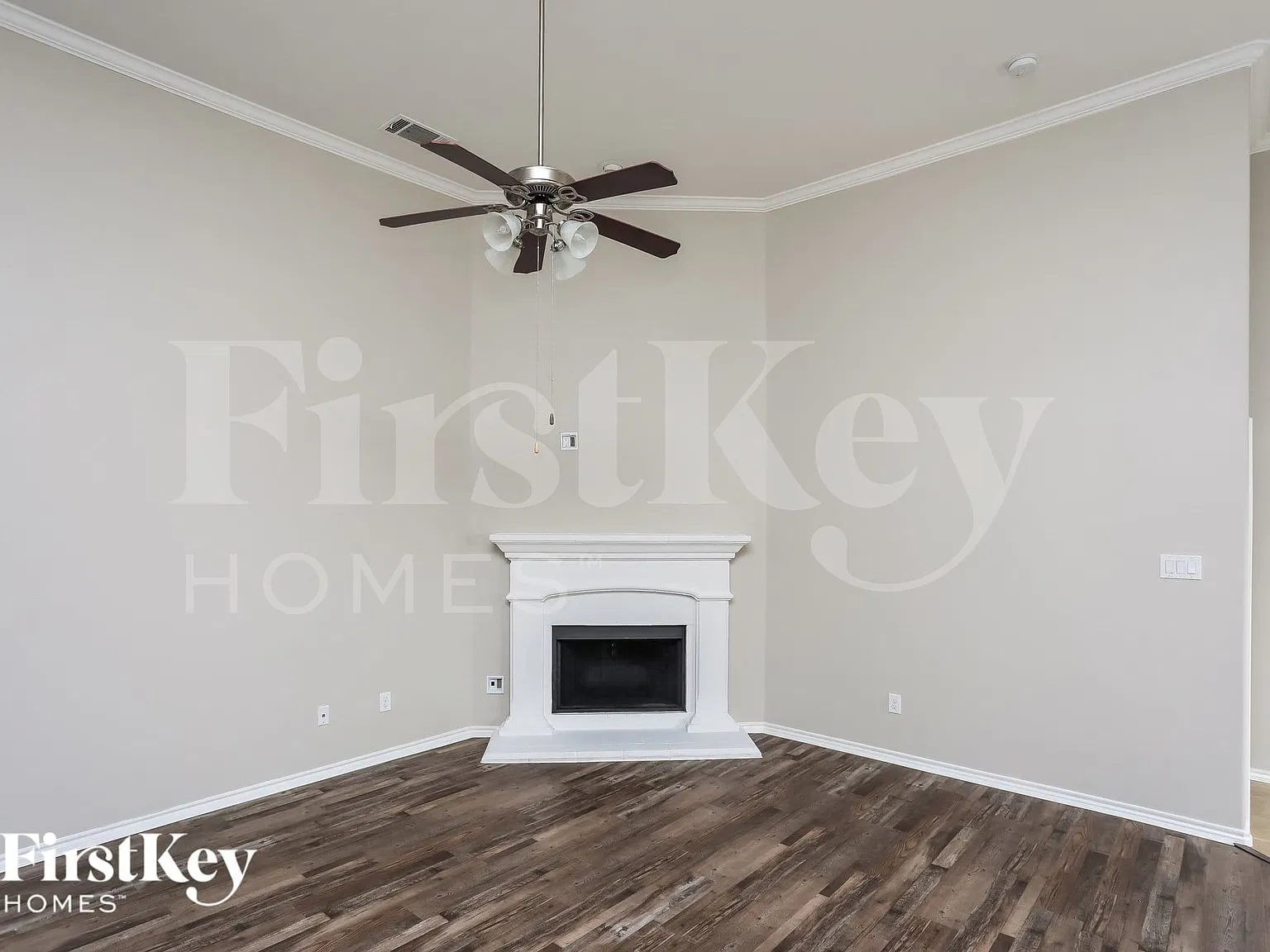 3 bed, 2.0 bath, 1776 sqft, $2,310 — Photo 2
