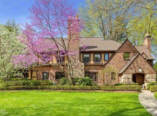 847 Whittier Rd, Grosse Pointe Park, MI 48230