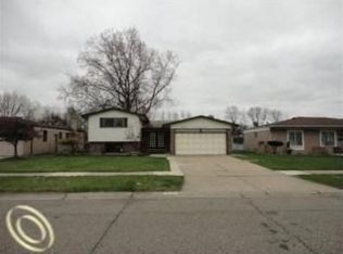4718 Dickson Dr, Sterling Heights, MI