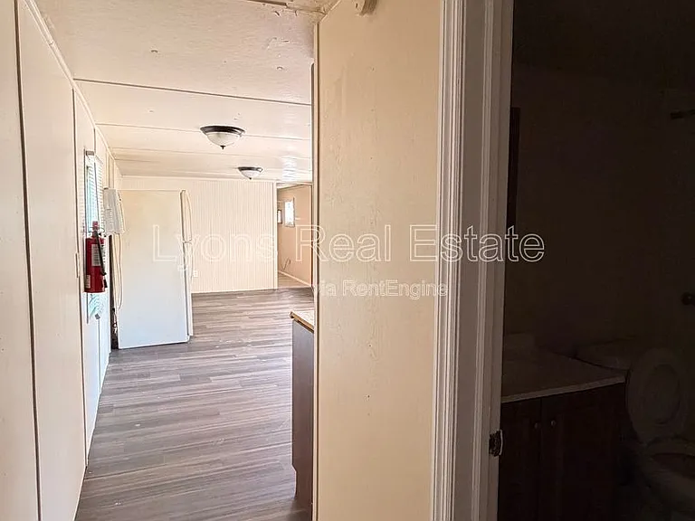 7972 Breeze Dr — Photo 5