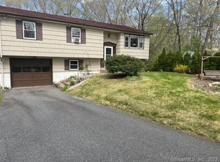 175 Gales Ferry Rd, Groton, CT 06340