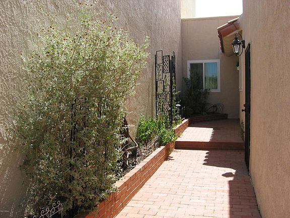3rd image of 4912 N Valle