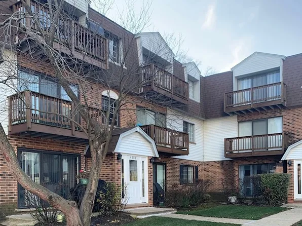 4202 Central Rd APT 1D, Glenview, IL 60025