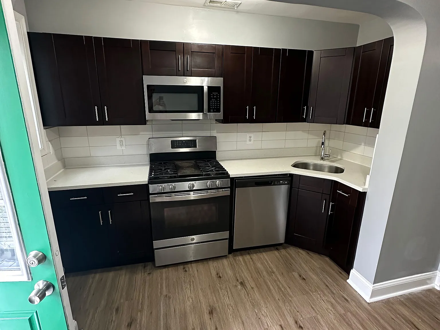 3 bed, 2.0 bath, $1,900 — Photo 4