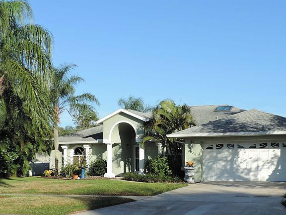 2nd image of 2006 Bottlebrush Dr