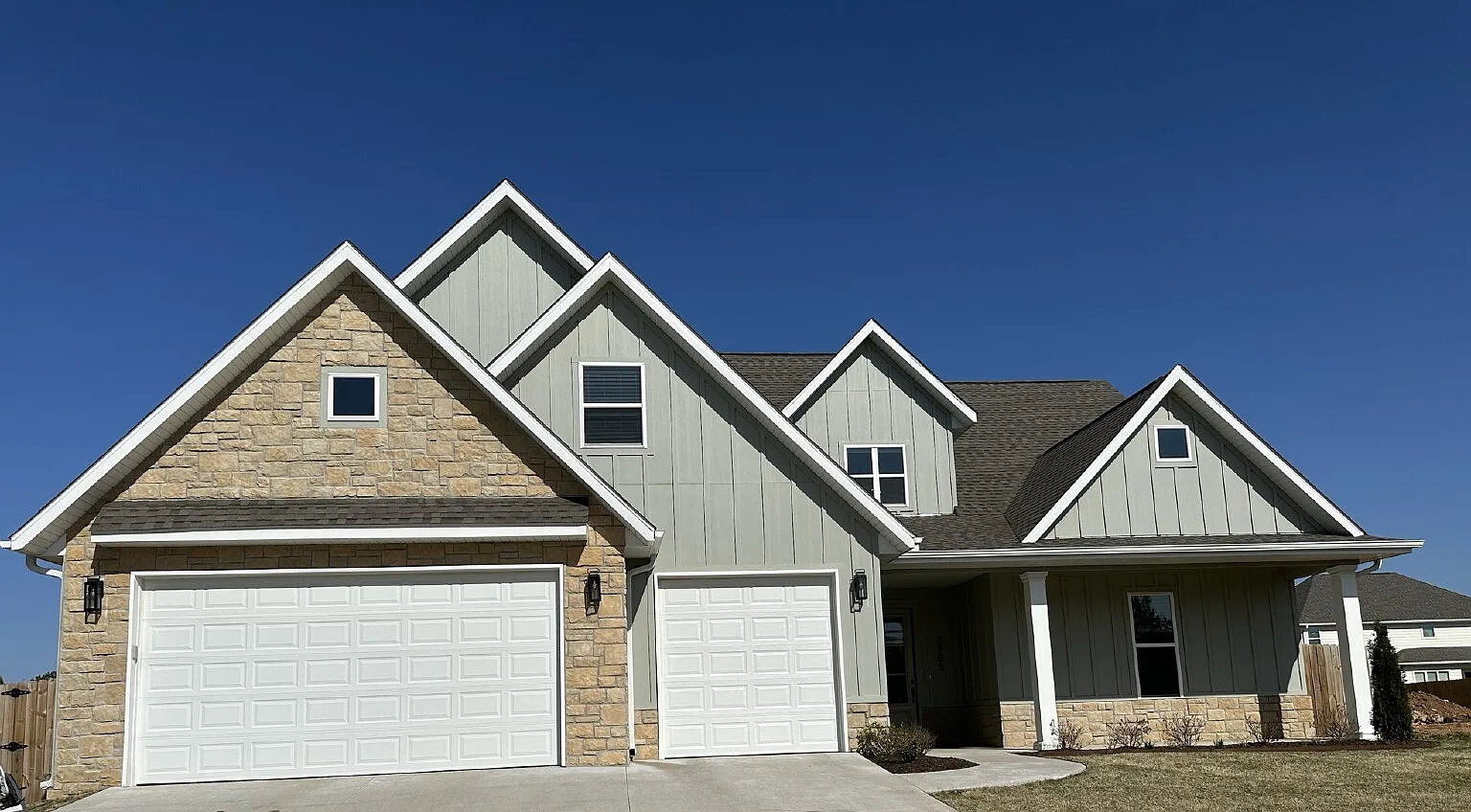 4 bed, 4.0 bath, 3008 sqft, $3,200 — Photo 1