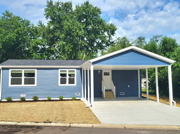 1154 Candlewood Rd, Elgin, IL 60123