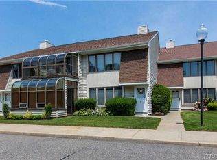 20 Laurel Ave APT 6, East Islip, NY 11730